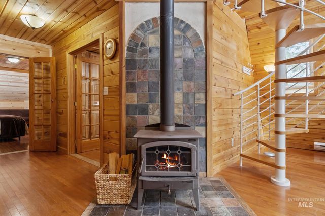 60 Wilderness Ranch Rd, Boise, ID 83716