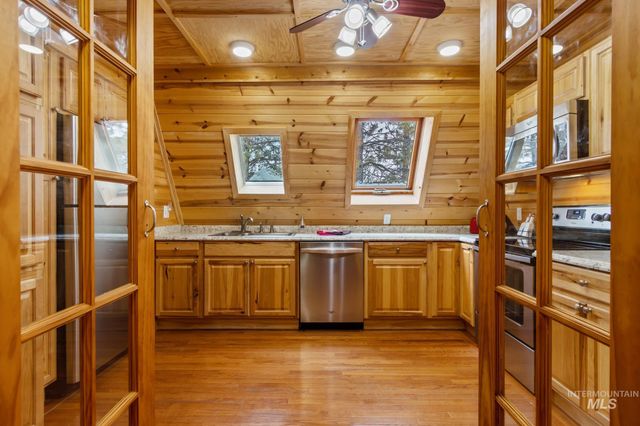 60 Wilderness Ranch Rd, Boise, ID 83716