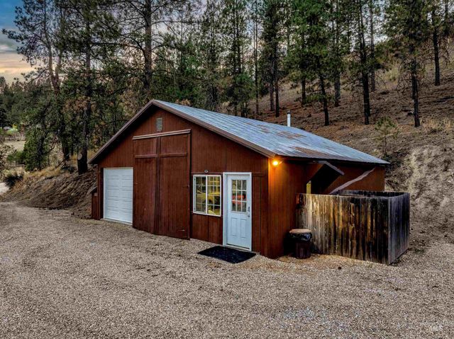 60 Wilderness Ranch Rd, Boise, ID 83716