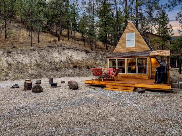 60 Wilderness Ranch Rd, Boise, ID 83716