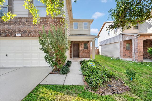 1010 Larks Trace Lane, Houston, TX 77090