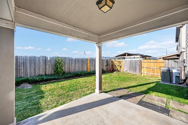 1010 Larks Trace Lane, Houston, TX 77090