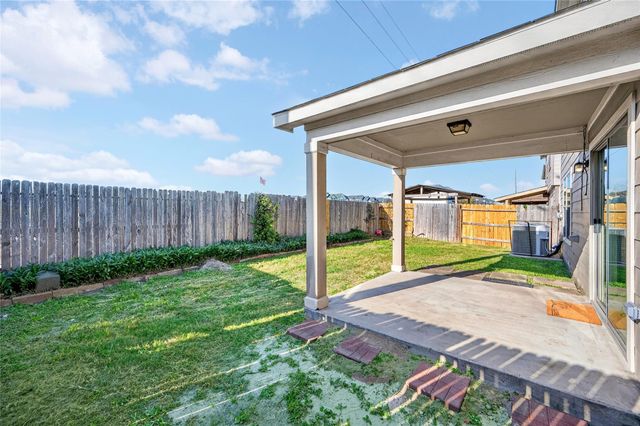 1010 Larks Trace Lane, Houston, TX 77090