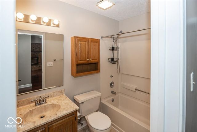 14741 Village Park East Drive, Carmel, IN 46033