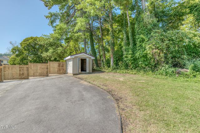 1216 Norway Street, Bristol, VA 24201