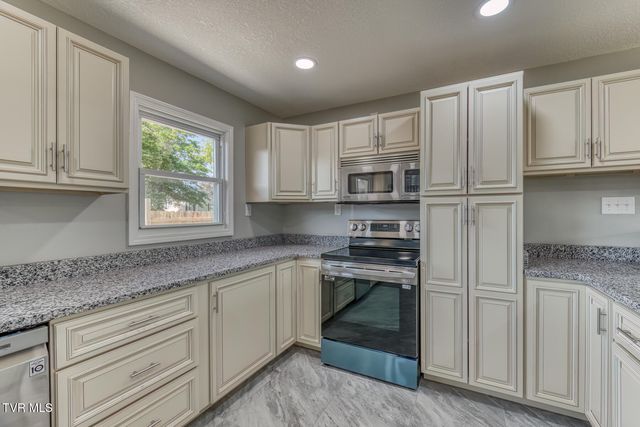 1216 Norway Street, Bristol, VA 24201