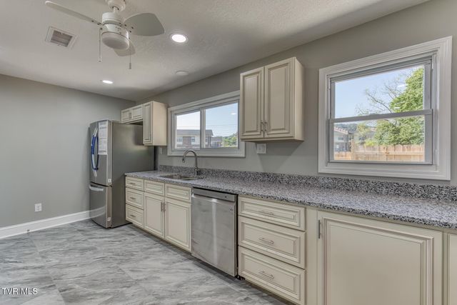 1216 Norway Street, Bristol, VA 24201