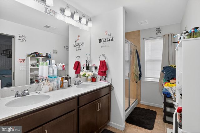 433 TOWN RUN LN, Stephens City, VA 22655