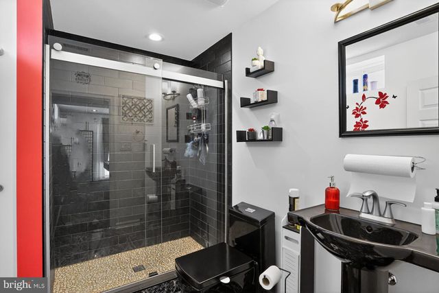 433 TOWN RUN LN, Stephens City, VA 22655