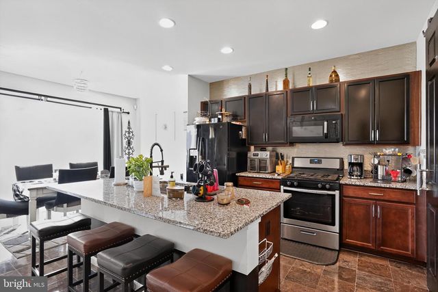 433 TOWN RUN LN, Stephens City, VA 22655