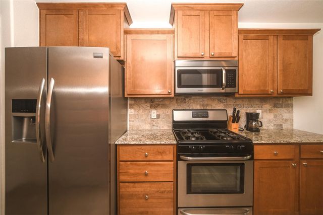 2102 N Wakefield Street, Siloam Springs, AR 72761