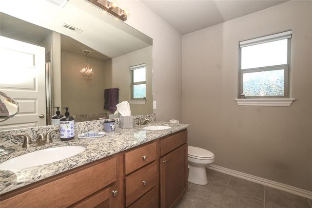2102 N Wakefield Street, Siloam Springs, AR 72761