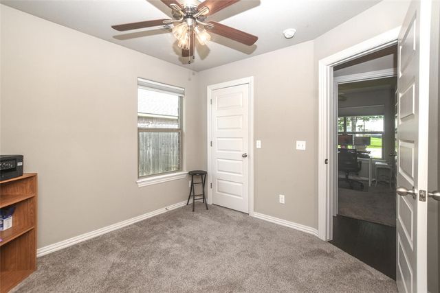 2102 N Wakefield Street, Siloam Springs, AR 72761