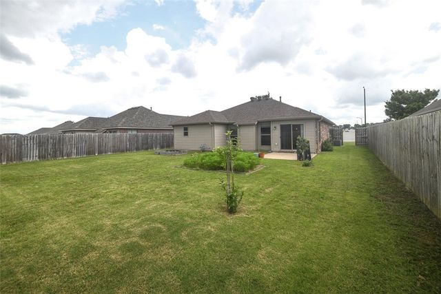 2102 N Wakefield Street, Siloam Springs, AR 72761