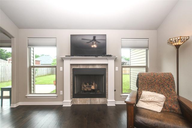 2102 N Wakefield Street, Siloam Springs, AR 72761