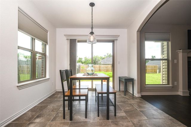 2102 N Wakefield Street, Siloam Springs, AR 72761
