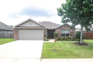 2102 N Wakefield Street, Siloam Springs, AR 72761