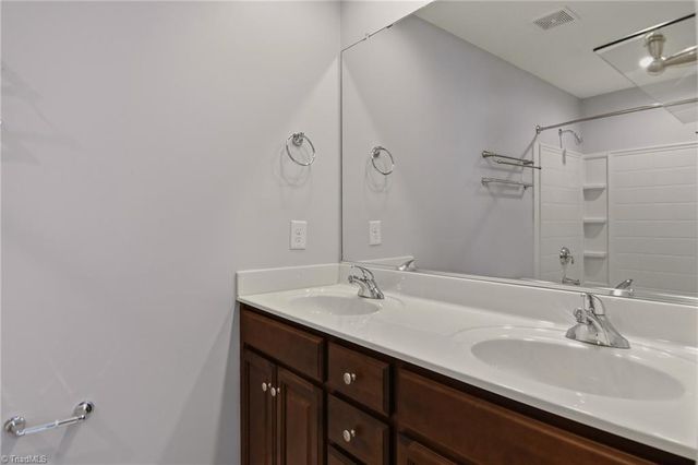 1134 Heritage Path Lane, Winston-salem, NC 27103