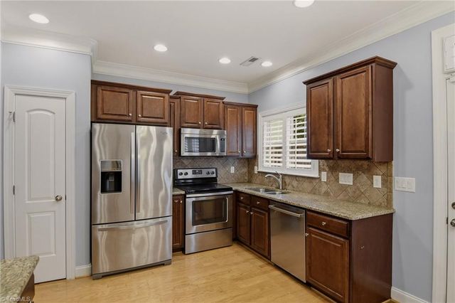 1134 Heritage Path Lane, Winston-salem, NC 27103