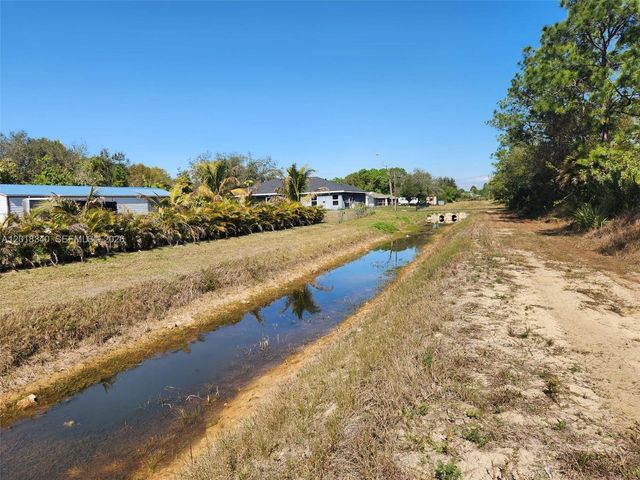706 JOHNS AVE, Lehigh Acres, FL 33972