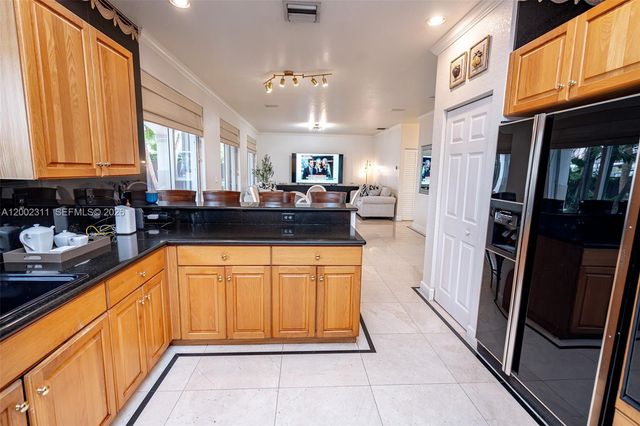 6772 NW 111th Avenue, Doral, FL 33178