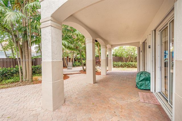 6772 NW 111th Avenue, Doral, FL 33178