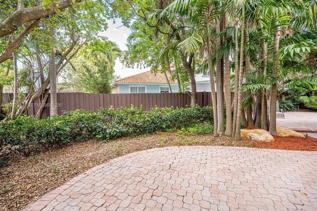 6772 NW 111th Avenue, Doral, FL 33178
