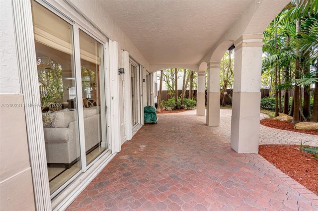 6772 NW 111th Avenue, Doral, FL 33178