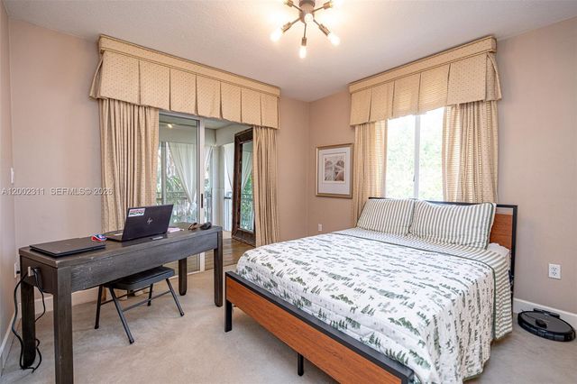 6772 NW 111th Avenue, Doral, FL 33178