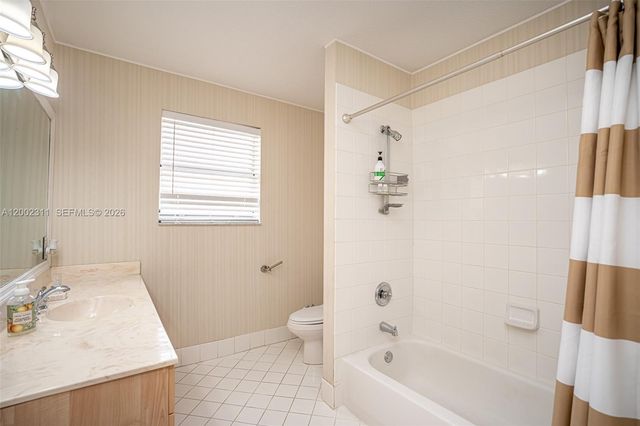 6772 NW 111th Avenue, Doral, FL 33178