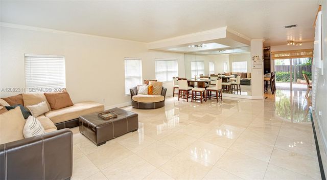 6772 NW 111th Avenue, Doral, FL 33178