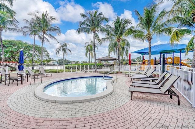 6772 NW 111th Avenue, Doral, FL 33178