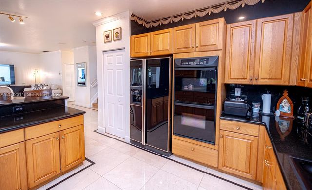 6772 NW 111th Avenue, Doral, FL 33178