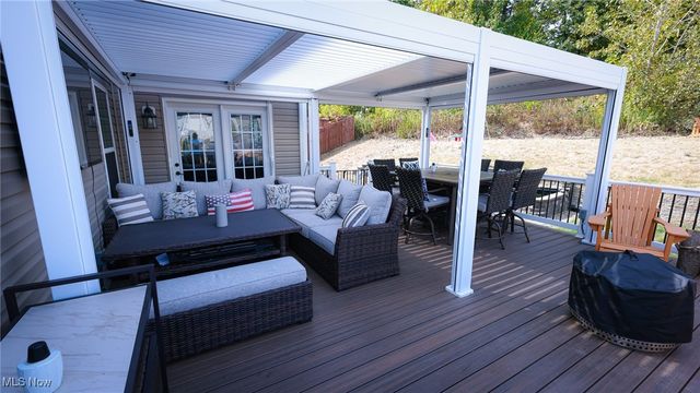 75 Glenwood Circle, Tallmadge, OH 44278