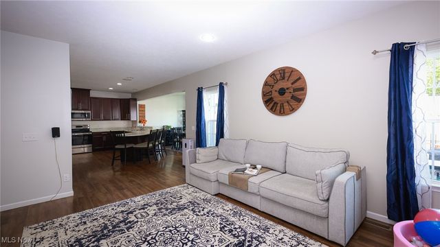 75 Glenwood Circle, Tallmadge, OH 44278