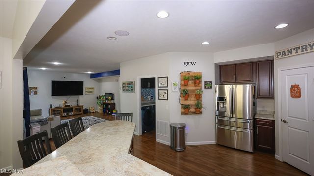 75 Glenwood Circle, Tallmadge, OH 44278