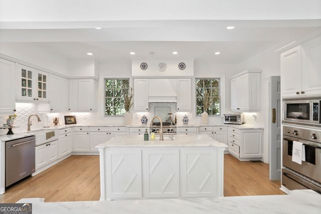 22 Sanford Drive, Newnan, GA 30263