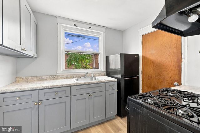 557 TIMBERLAKE RD, Upper Darby, PA 19082
