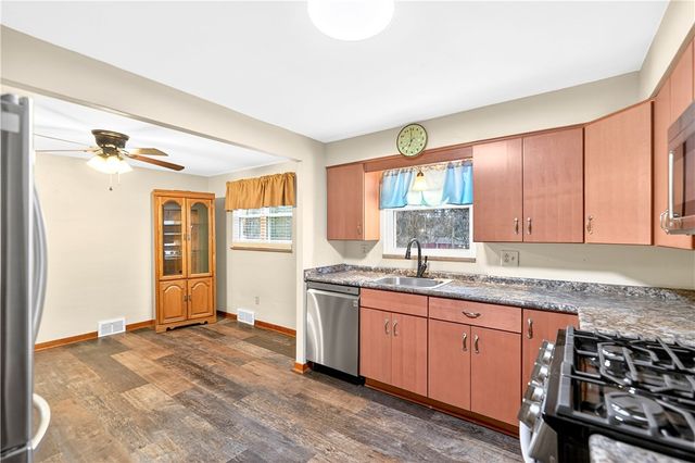 4632 Woodhill Dr, Munhall, PA 15120