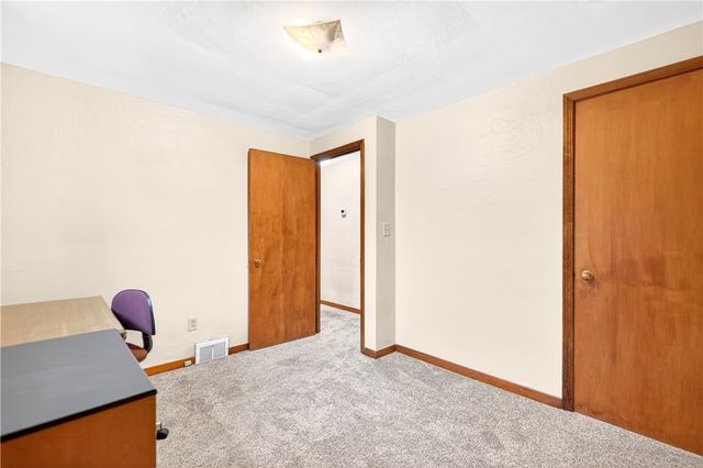 4632 Woodhill Dr, Munhall, PA 15120