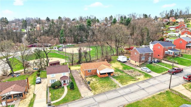 4632 Woodhill Dr, Munhall, PA 15120