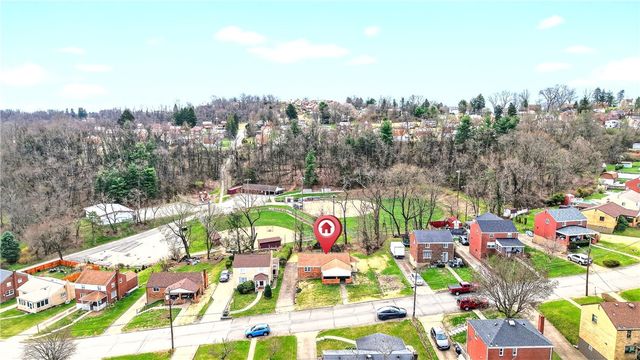 4632 Woodhill Dr, Munhall, PA 15120