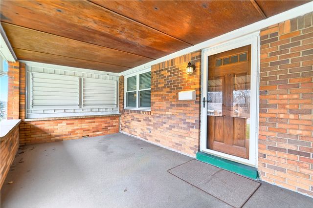 4632 Woodhill Dr, Munhall, PA 15120