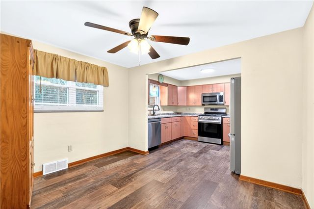 4632 Woodhill Dr, Munhall, PA 15120