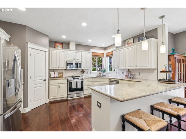 16562 OAK TREE Ter, Oregon City, OR 97045