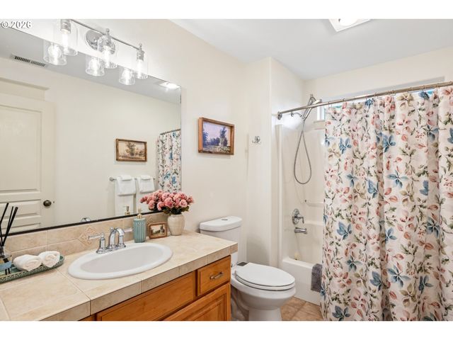 16562 OAK TREE Ter, Oregon City, OR 97045