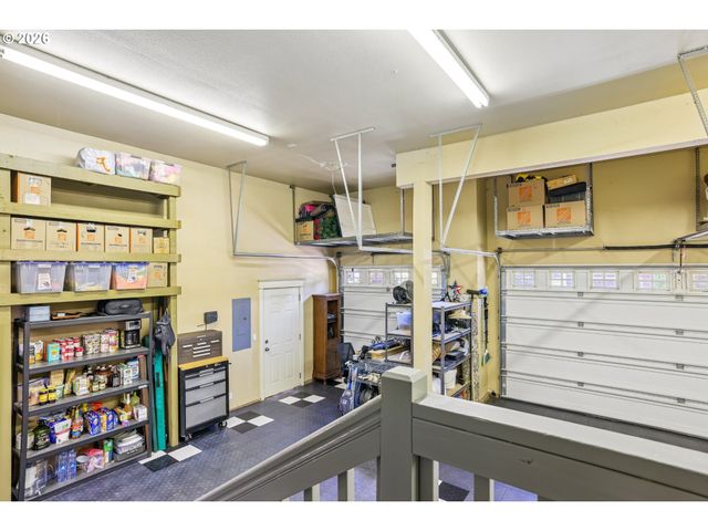 16562 OAK TREE Ter, Oregon City, OR 97045