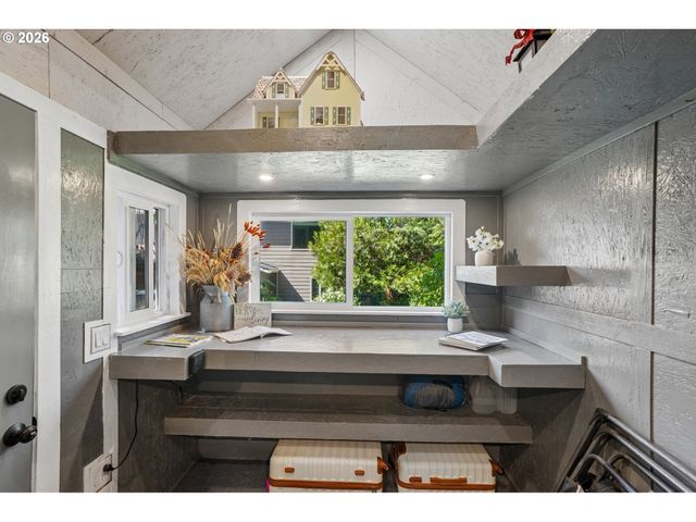 16562 OAK TREE Ter, Oregon City, OR 97045