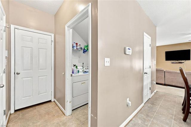 4320 Schooner TRL, Chesapeake, VA 23321