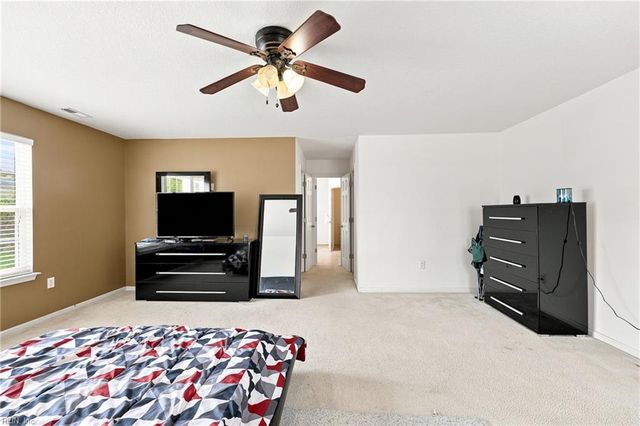 4320 Schooner TRL, Chesapeake, VA 23321